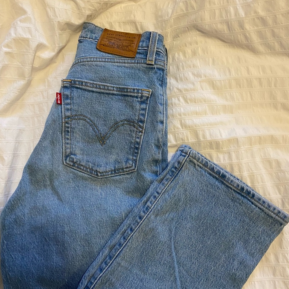 Levi’s rib cage straight jeans size 25